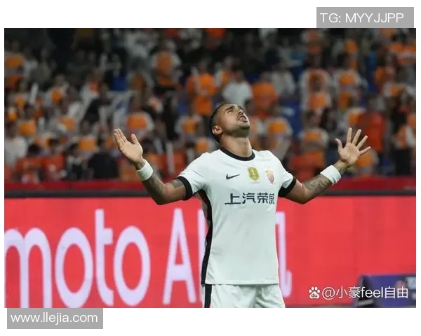 中超联赛星光璀璨足球明星层出不穷的背后故事与发展潜力探讨